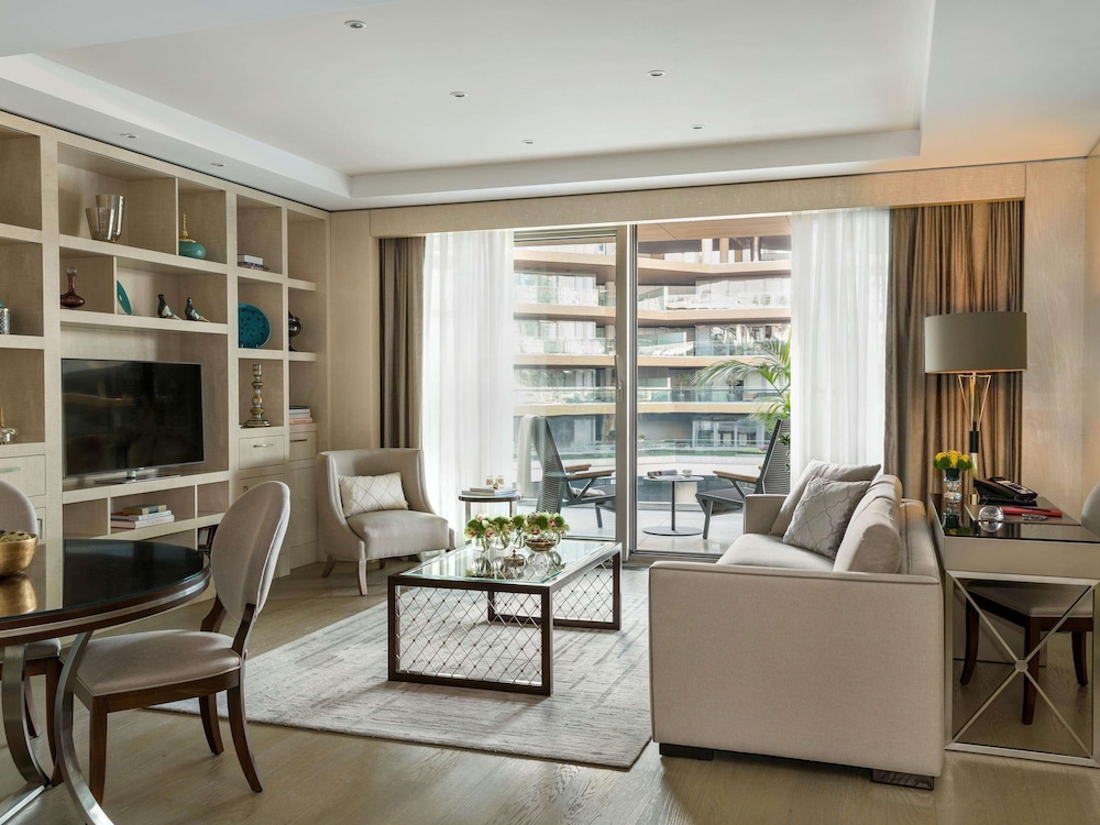 RAFFLES ISTANBUL 46/68