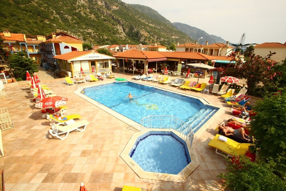 Turk Hotel 37/46