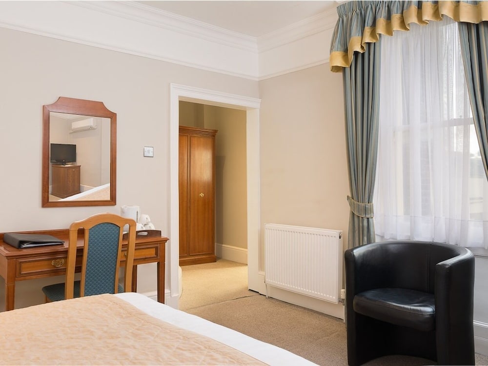 Staunton Hotel 34/65