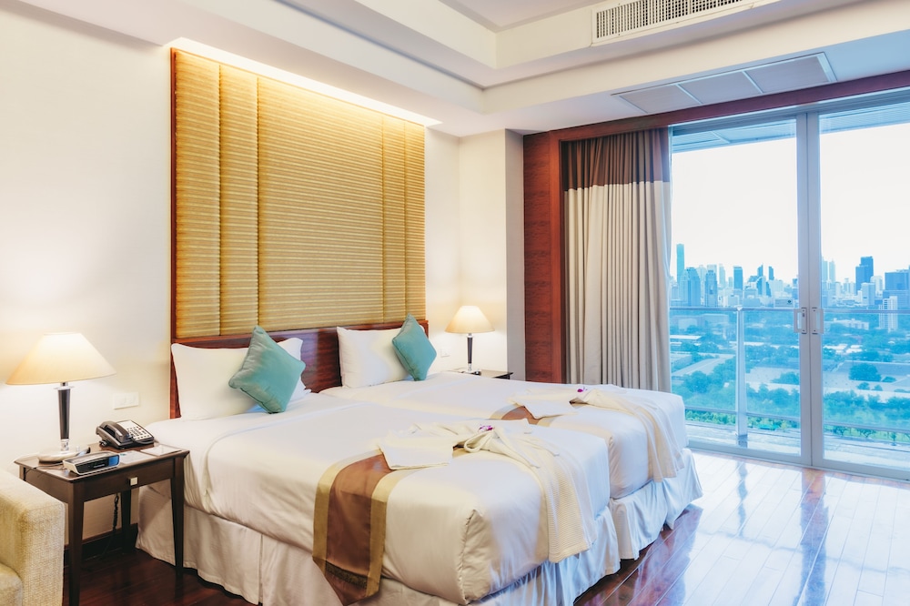 Column Bangkok Hotel 18/74