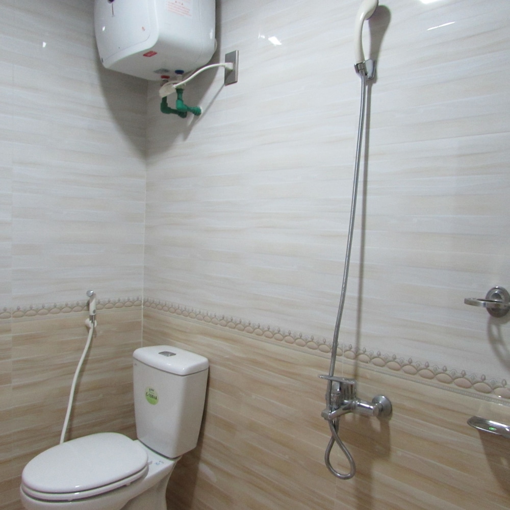 Viet Nhat Halong Hotel 37/61