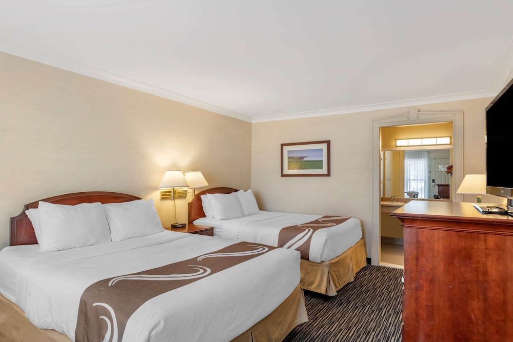 Quality Inn & Suites Garden Of The Gulf 7/46
