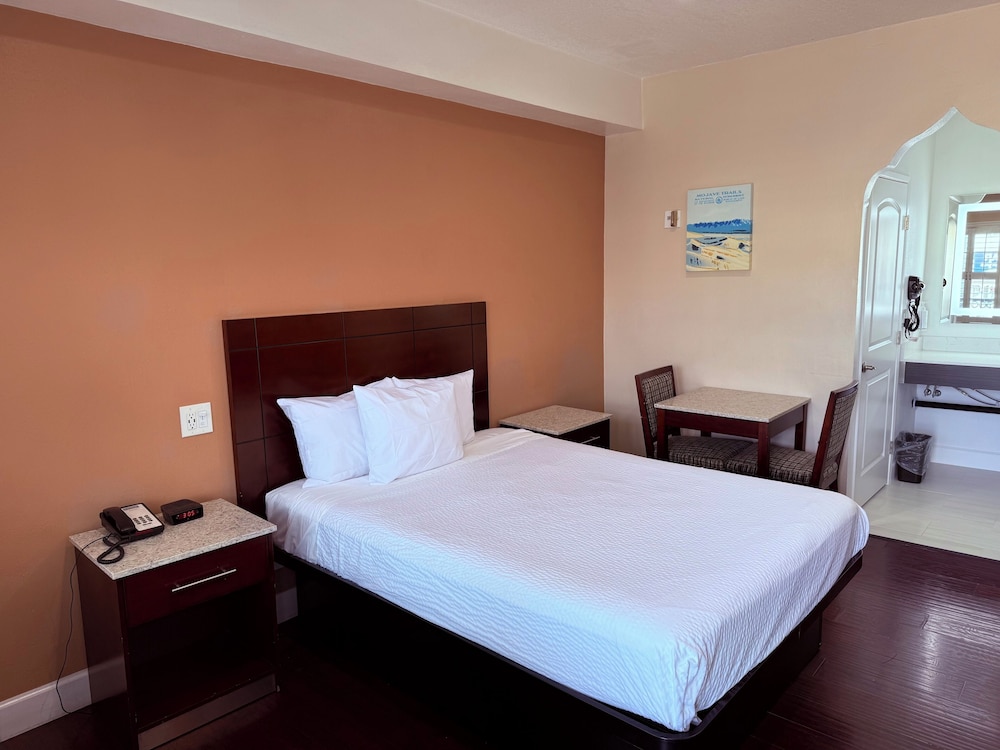 Travelodge By Wyndham Harbor City 11/29