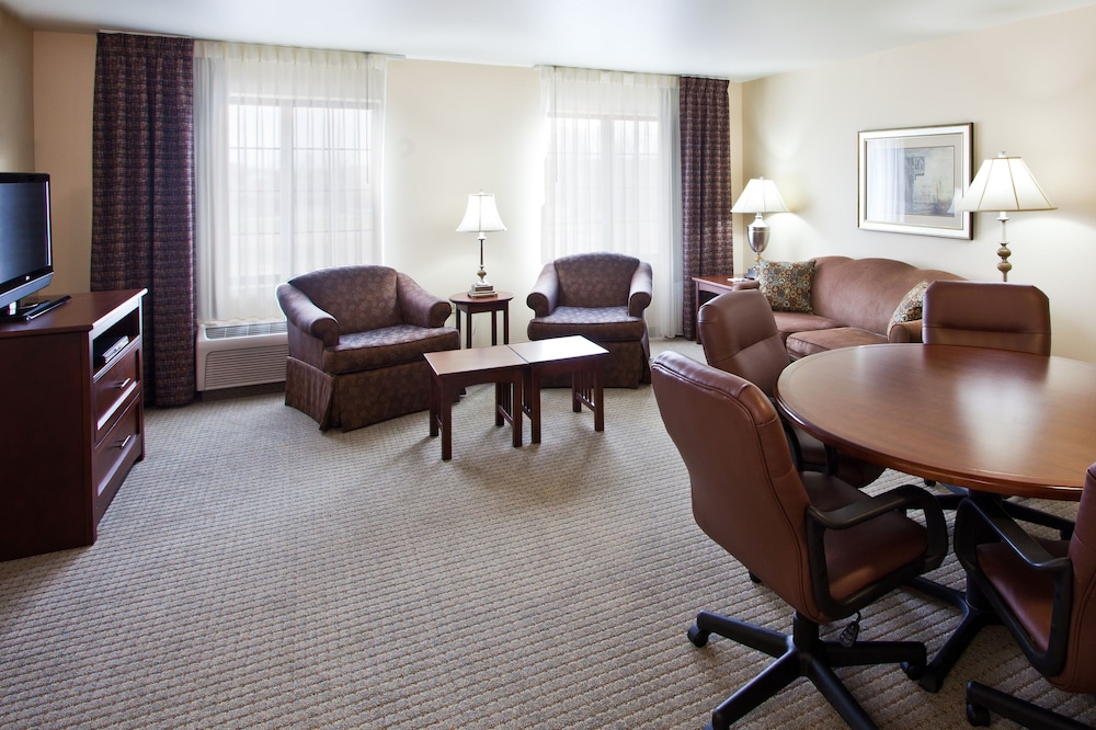 Staybridge Suites Lansing-Okemos 50/84