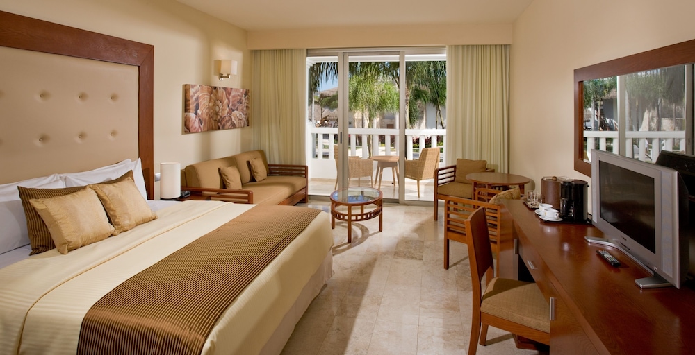 Grand Riviera Princess 11/50