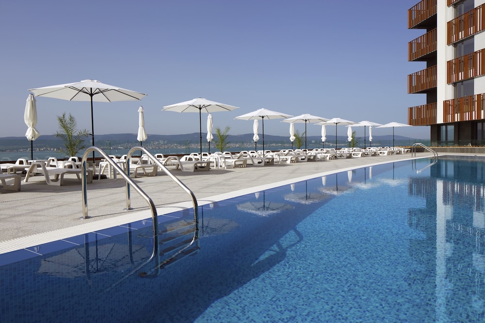Paradiso Aparthotel 32/33