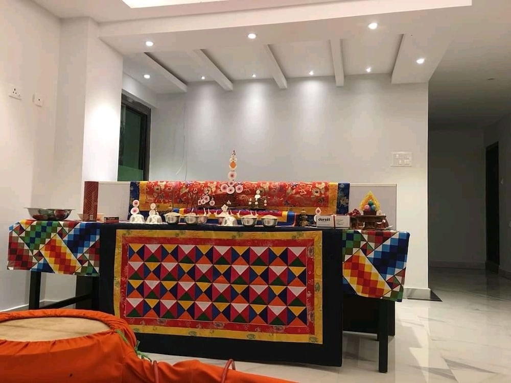 Hotel Glory 12/18