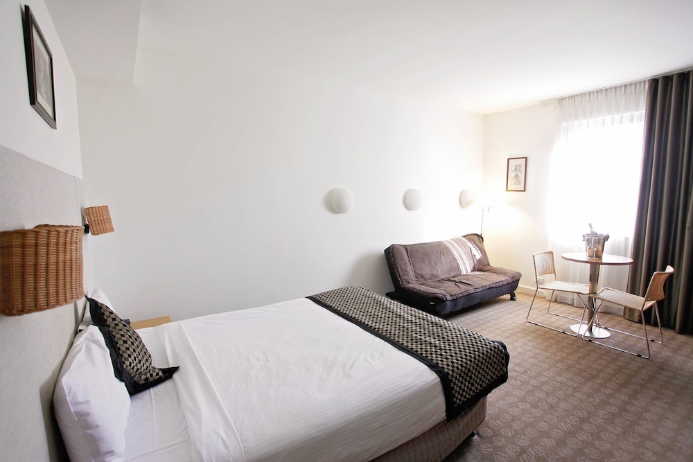 Golden Pebble Hotel 26/71
