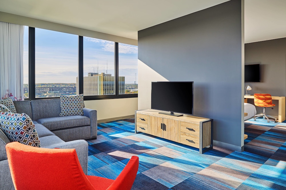 ALOFT SOUTH BEND 15/29