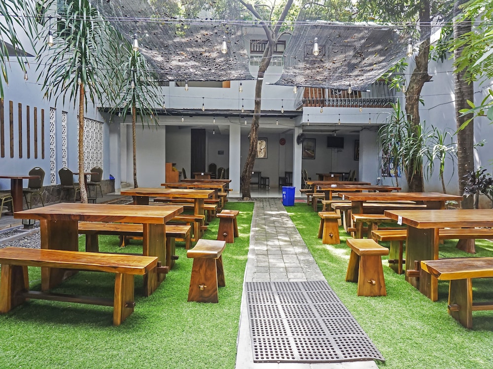 Super OYO Capital O 91140 Ayodya Kebon Jeruk 45/50