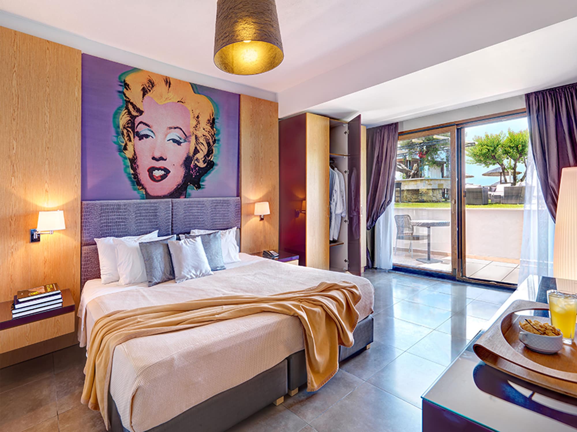 FAMILY SUITE, DELUXE