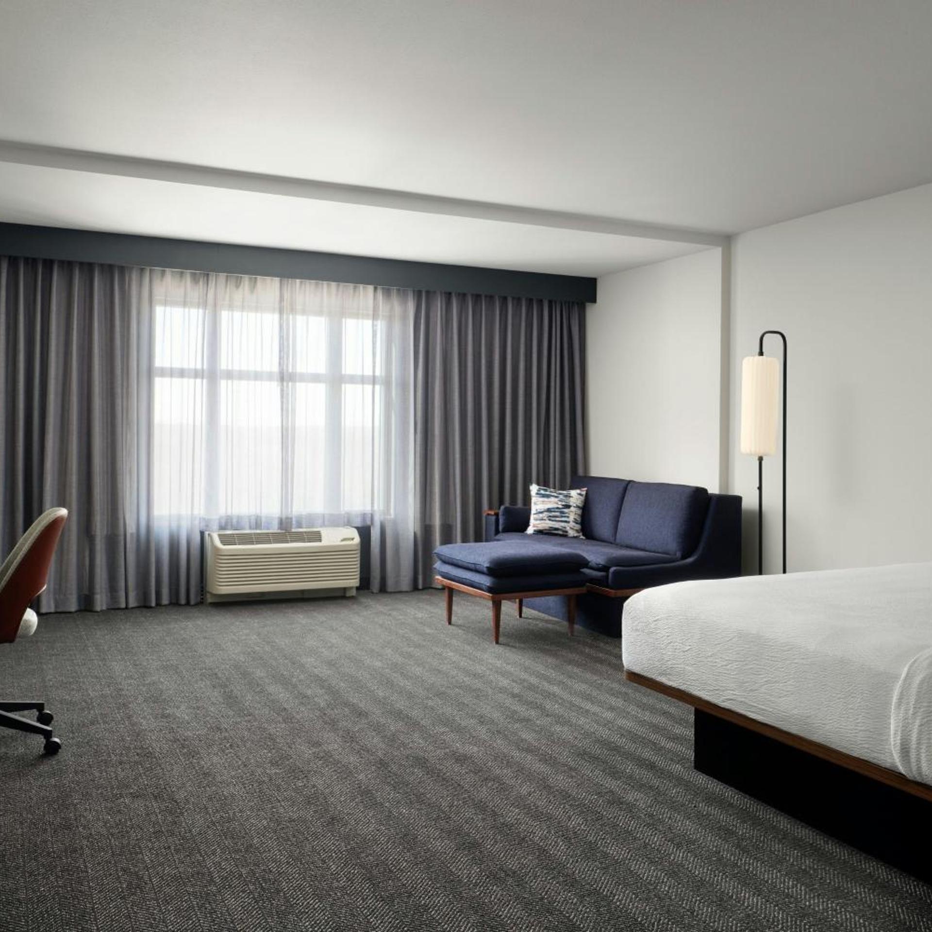 غرفة بسرير كينج، Courtyard By Marriott Dallas Dfw Airport North Grapevine 8/15