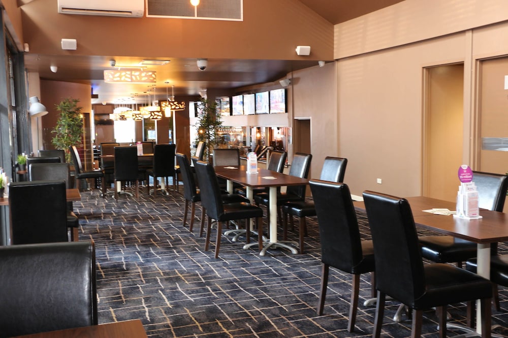 Glasgow Arms Hotel 52/55