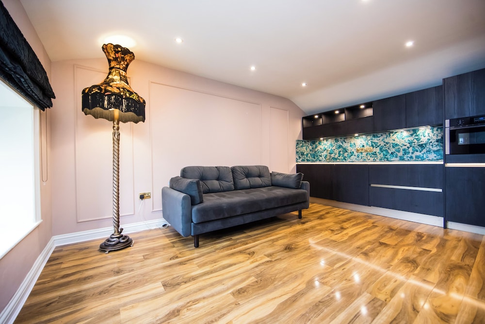 The Burgoyne Hotel 40/50