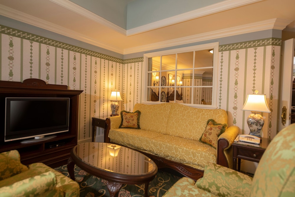 Tokyo Disneyland Hotel 34/50