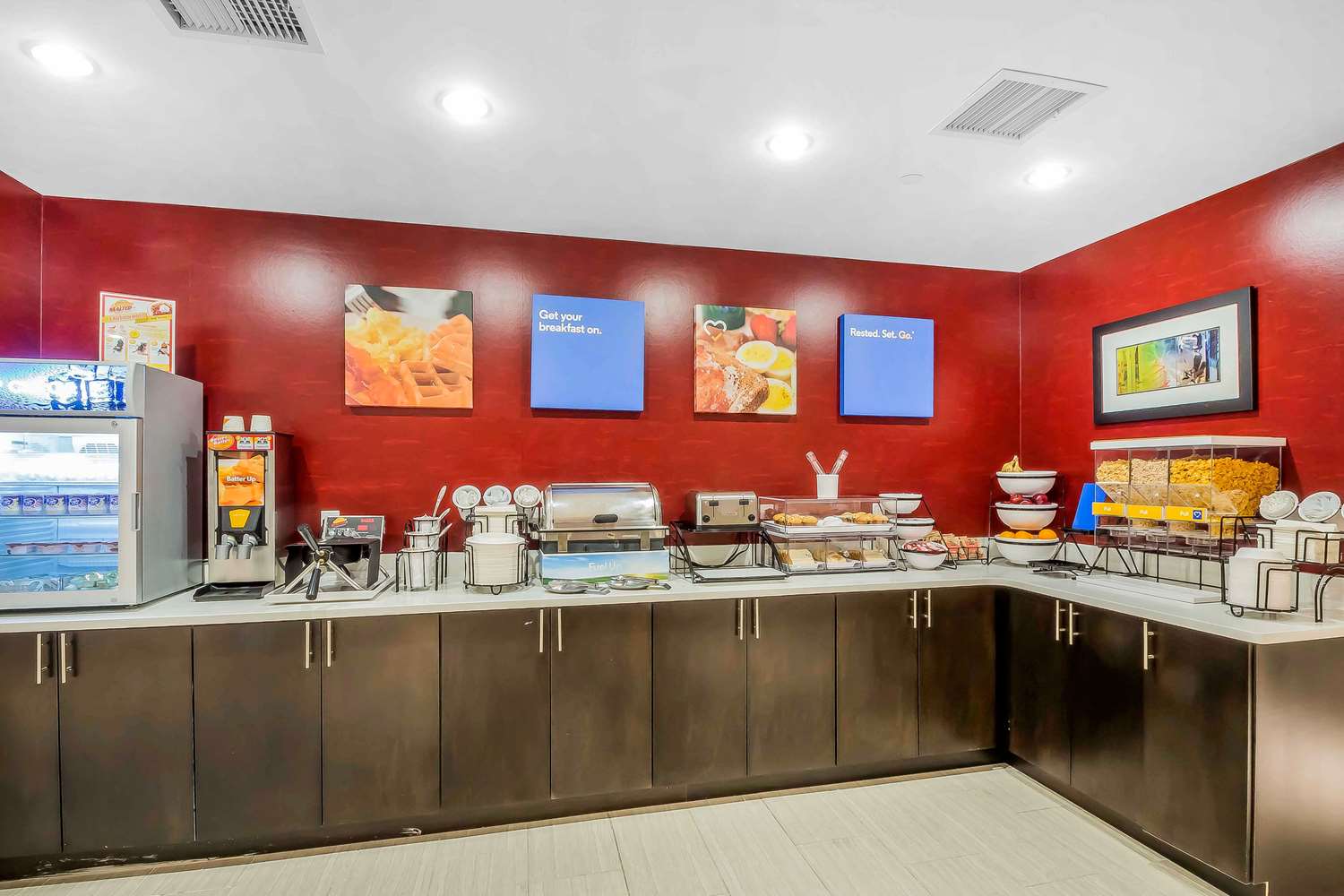 Comfort Inn And Suites Near Stadium 31/44
