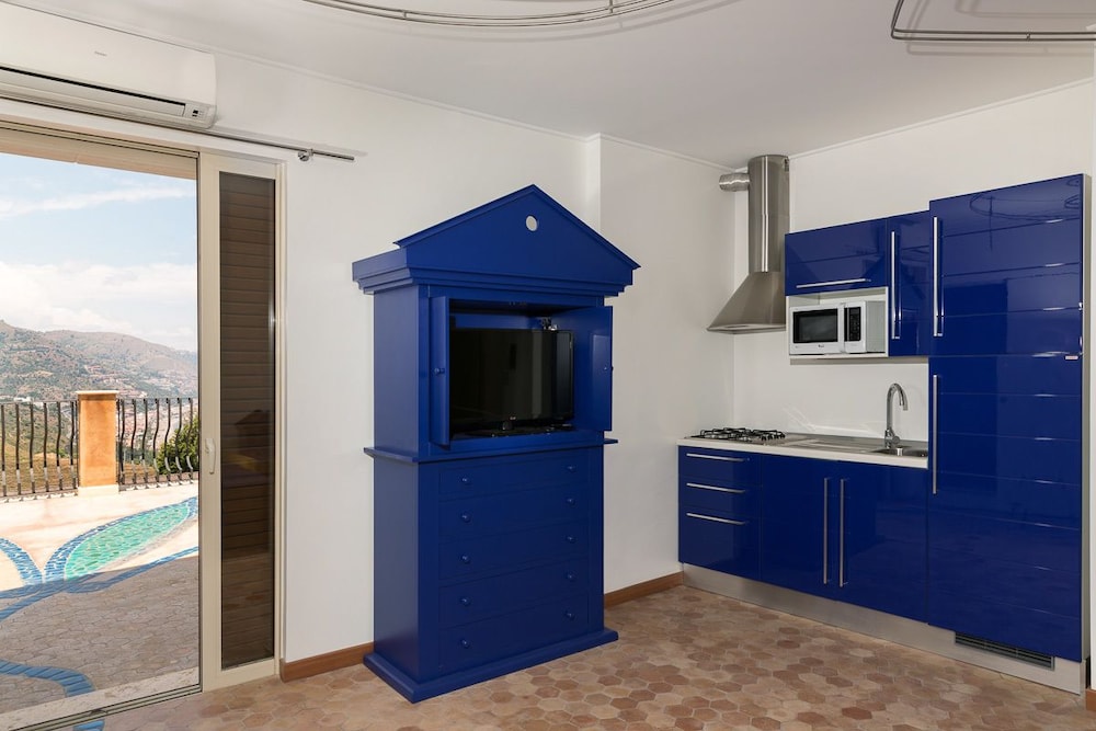 Medea Residence 3/38