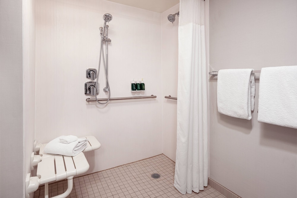 Courtyard by Marriott San Jose Cupertino 13/46