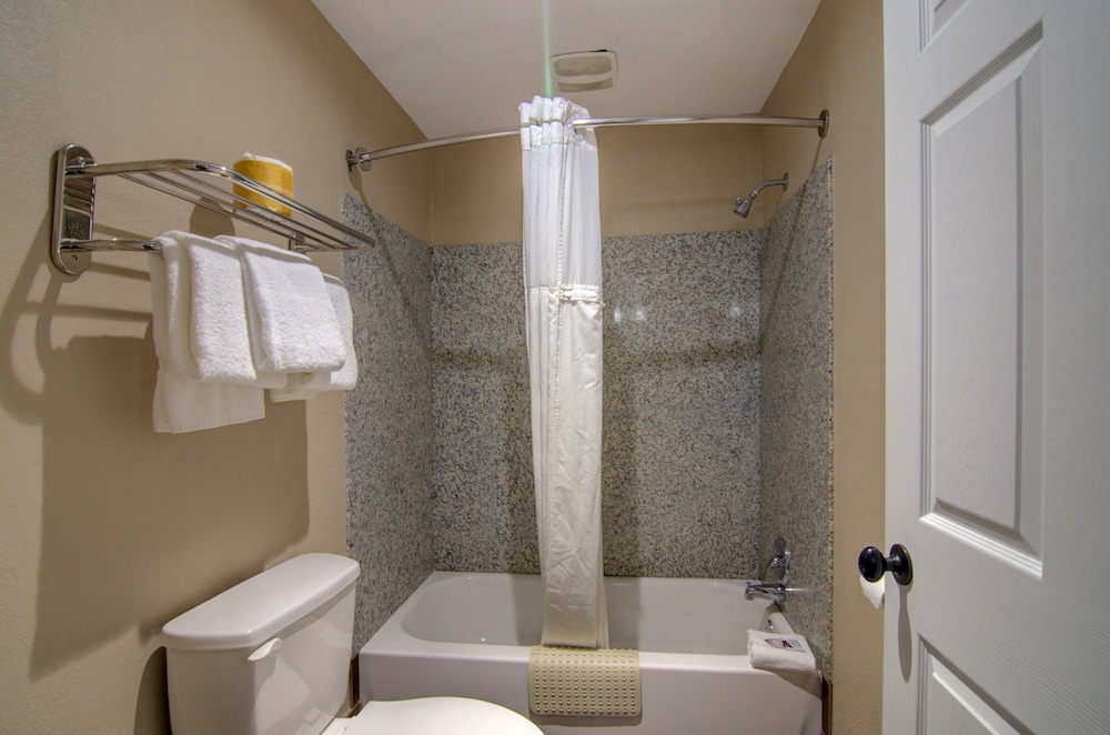WESTBRIDGE INN AND SUITES 37/39