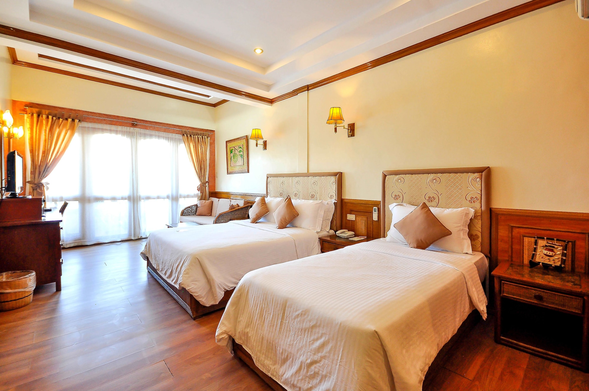 Premier Pool View Room