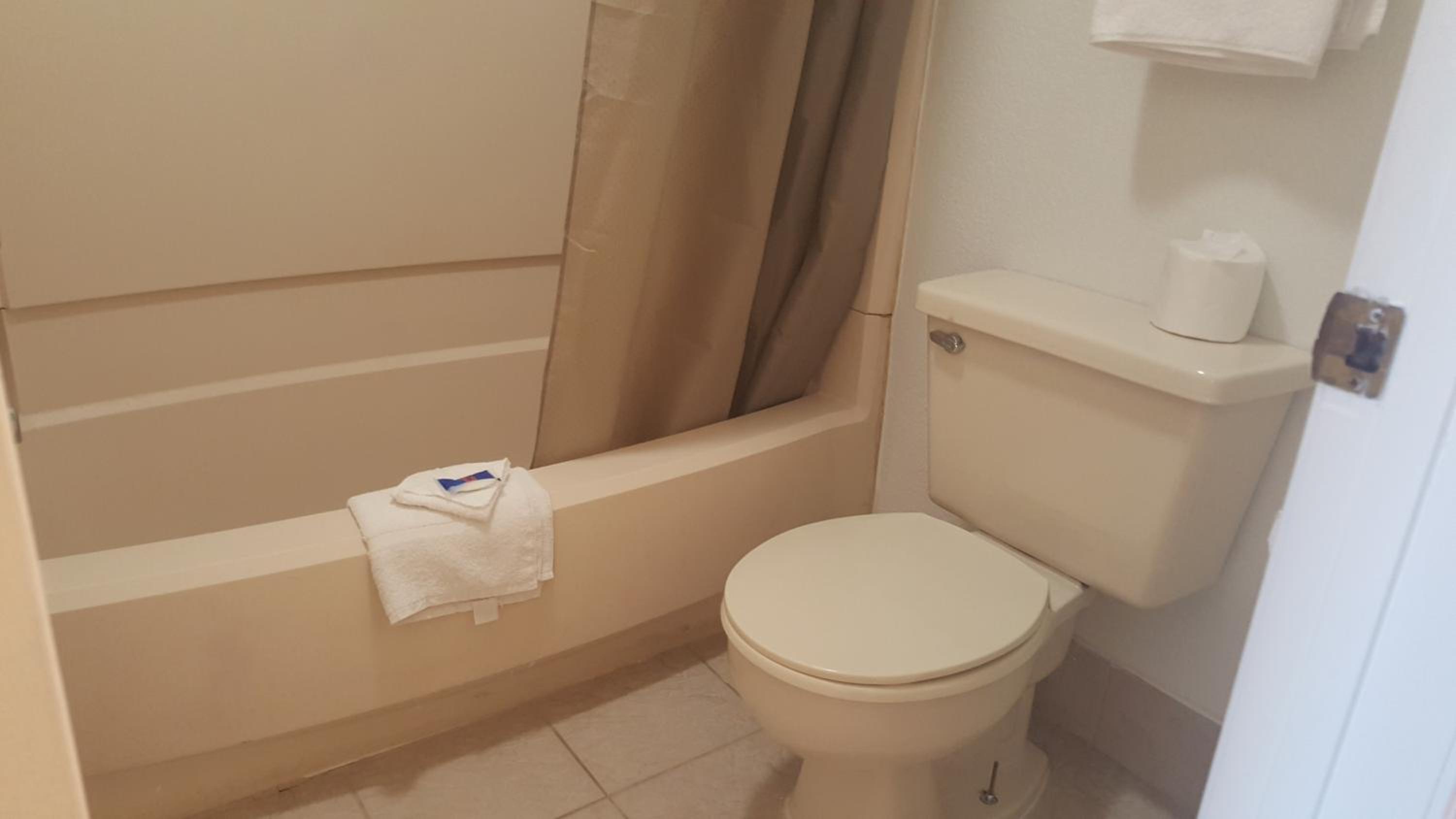 غرفة رباعية، Motel6 Columbus, OH - OSU 8/10