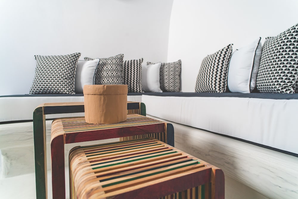 MODERNITY SUITES 13/65