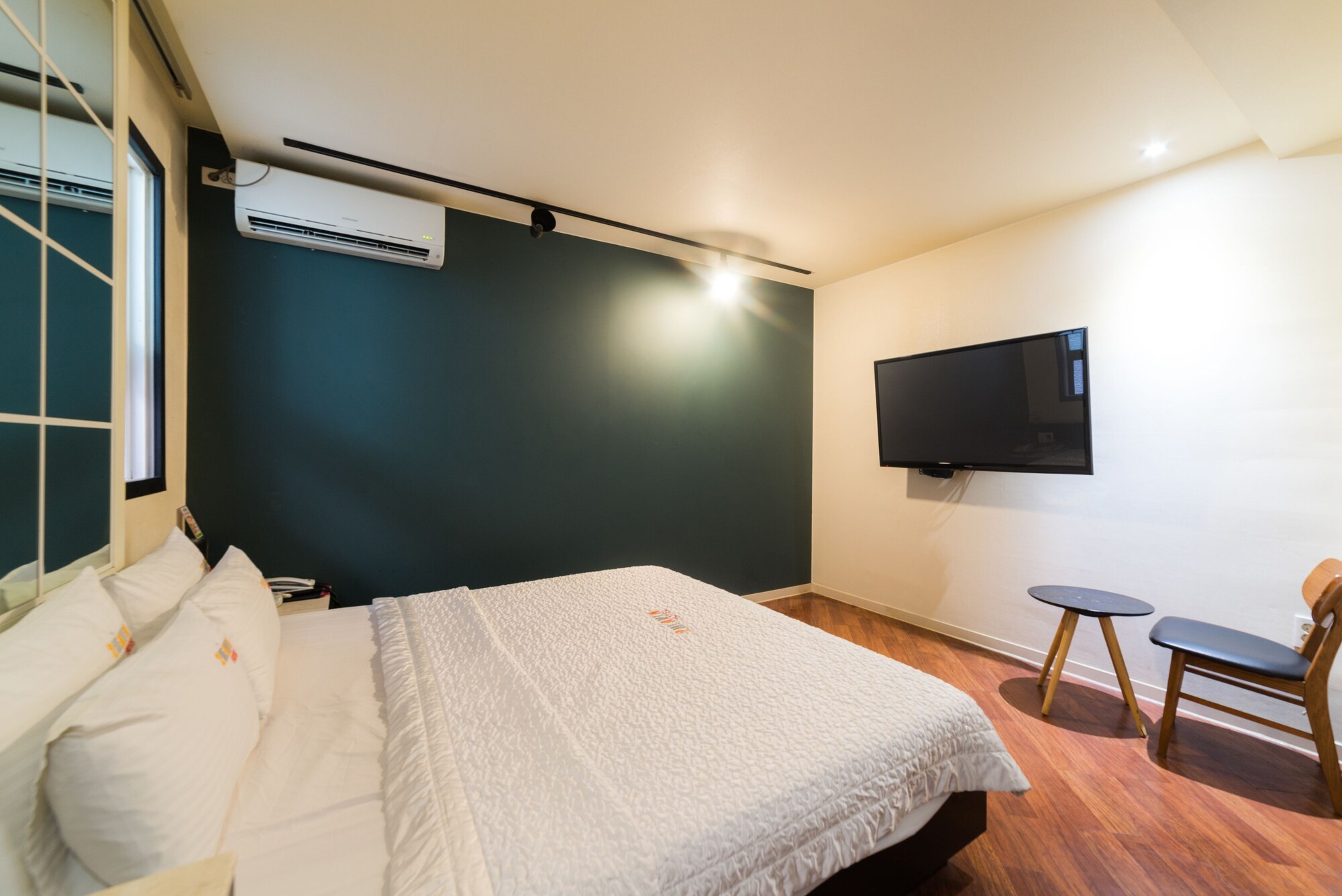 PREMIUM, KING BED