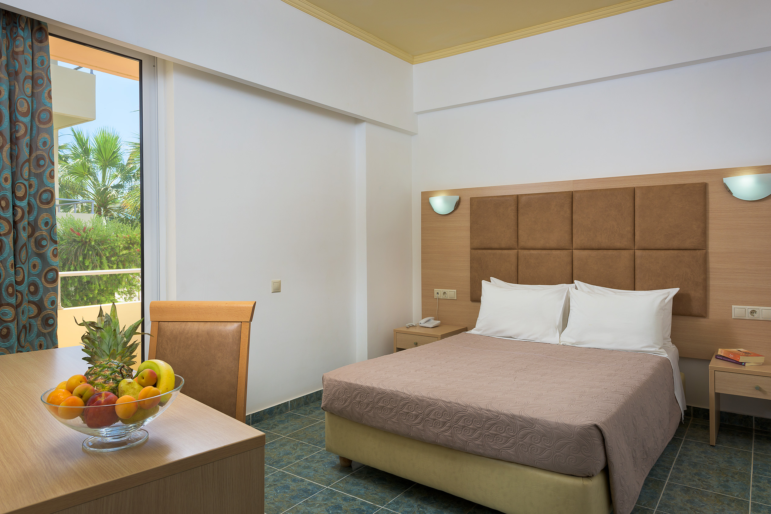 Memphis Beach Hotel 10/46