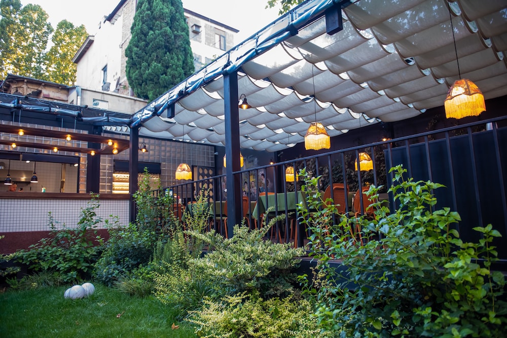 Hotel Twenties Tbilisi - Stay & Dine in TBILISI
