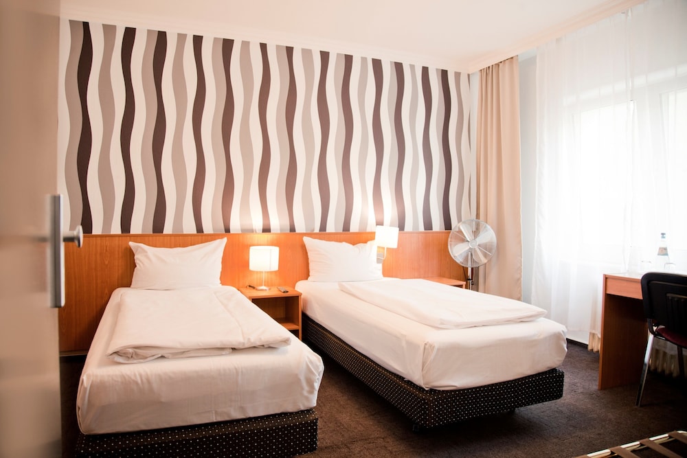 Hotel Les Nations 28/77