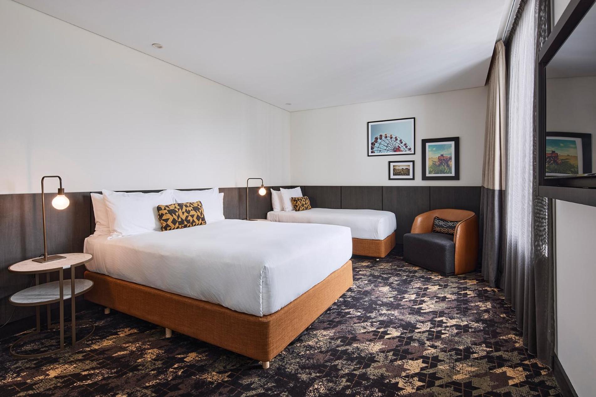 Room, 1 Queen and 1 Single Bed, Accessible