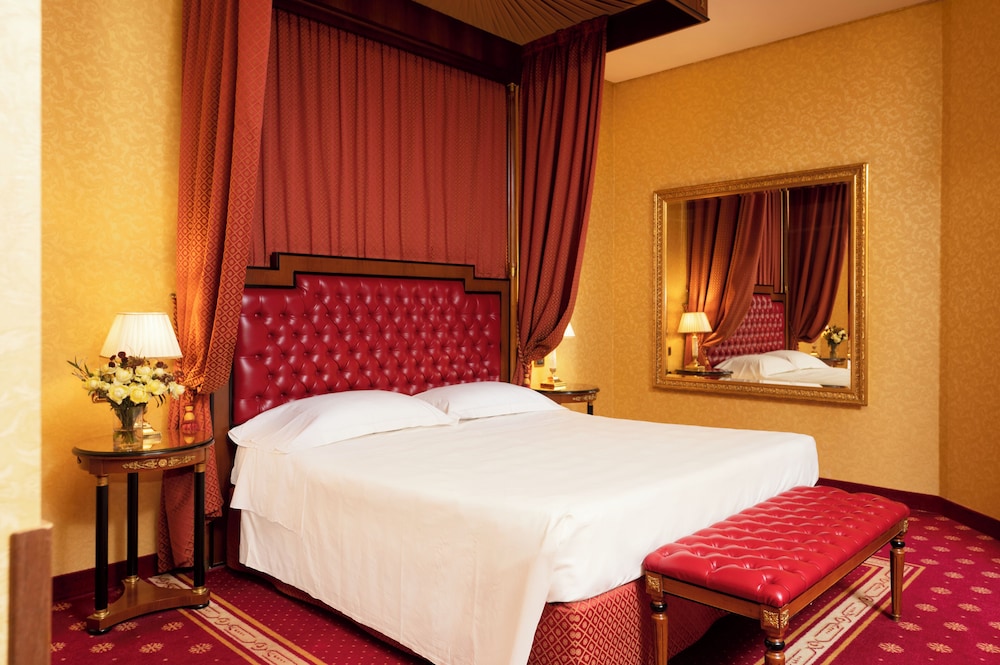 Maxim Hotel 15/40