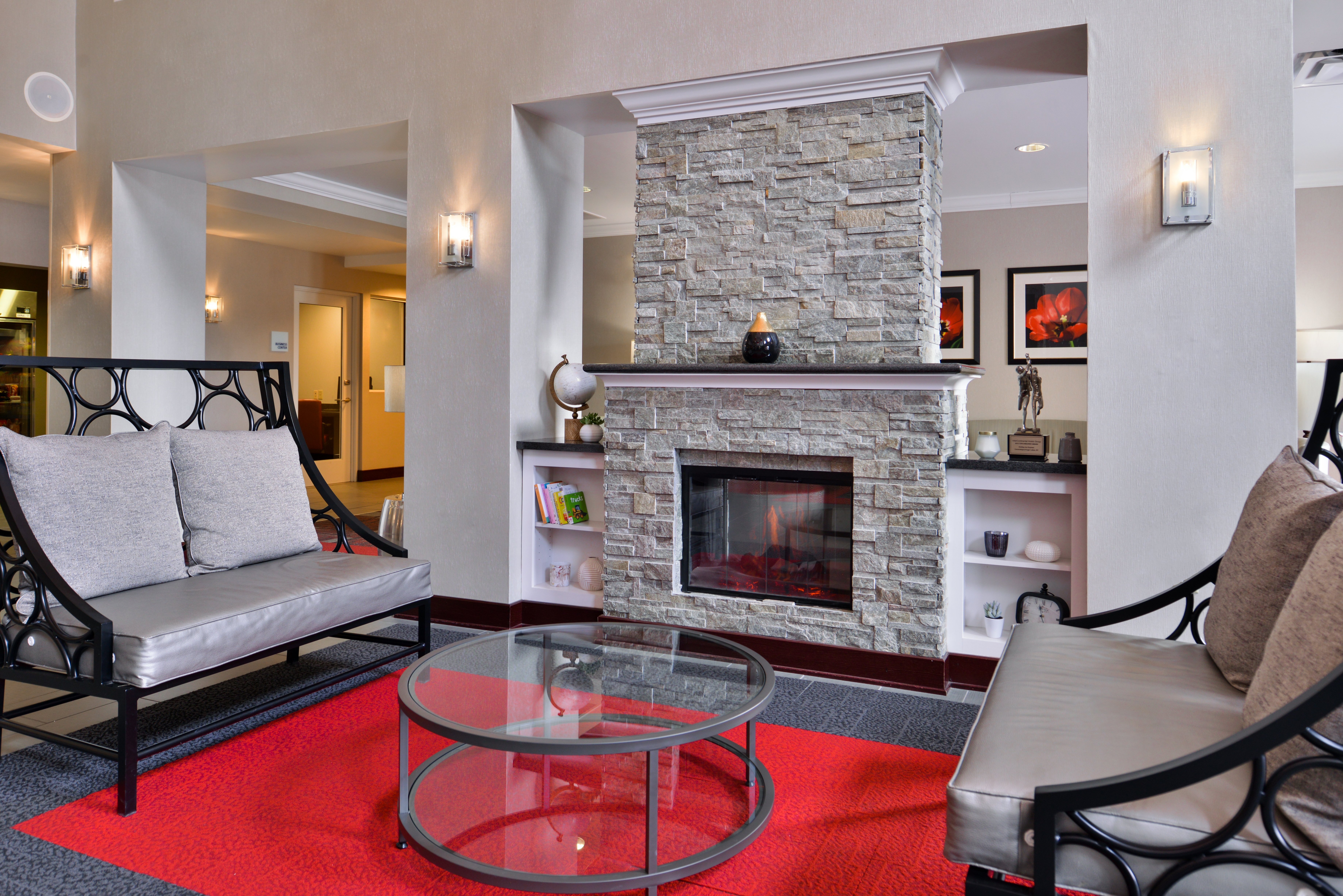 HOLIDAY INN EXPRESS CANANDAIGUA - FINGER LAKES 34/56