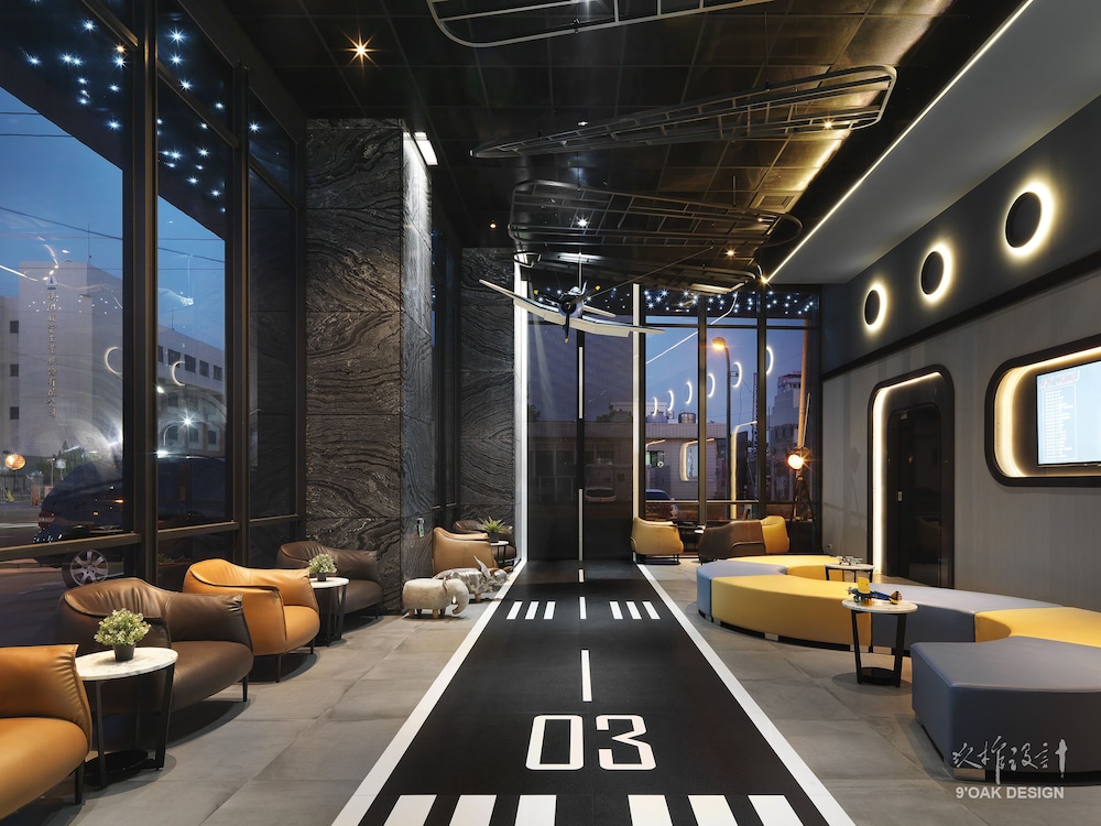 Explore Hotel 23/28