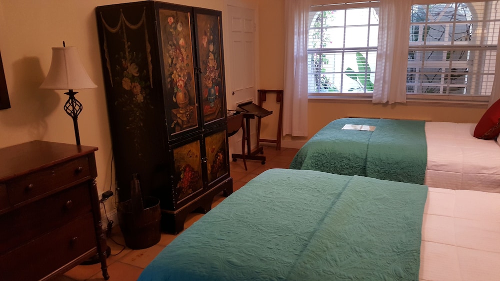 The Caribbean Court Boutique Hotel 29/83
