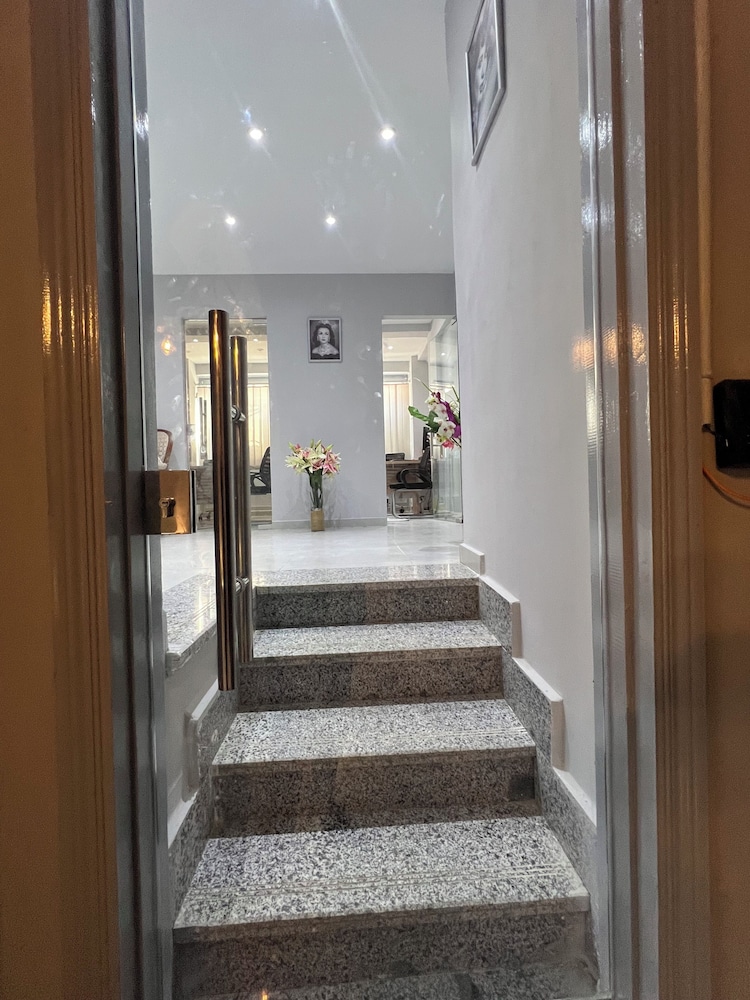 Zamalek House Hotel 9/63