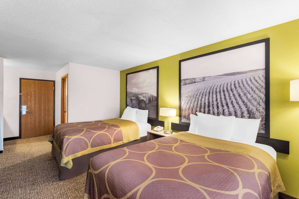 Super 8 by Wyndham Oelwein 23/47