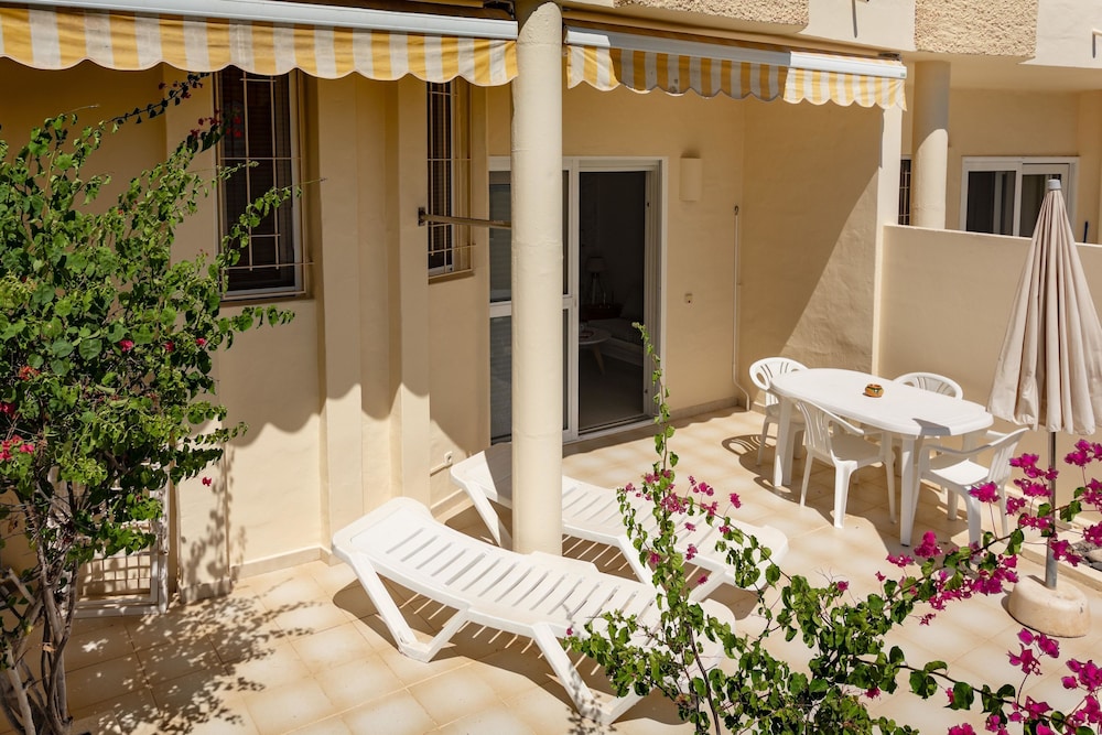 R2 Maryvent Beach Apartment 2/49