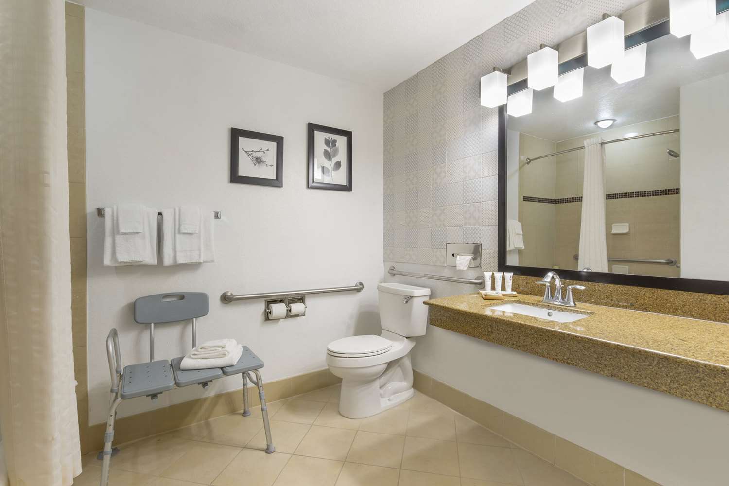 Country Inn and Suites by Radisson Tampa Airport North FL 48/48