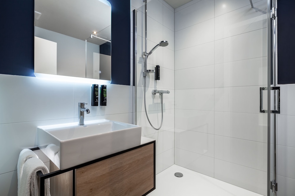غرفة كومفورت بسرير كينج، Hotel Wittorf 5/6