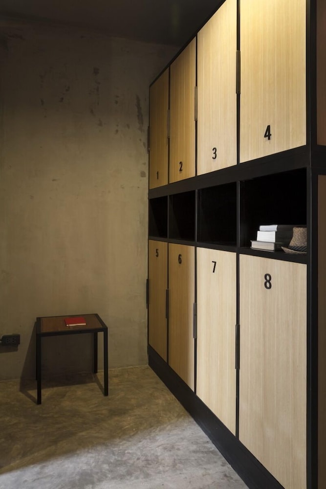 Bed Station Hostel 13/65