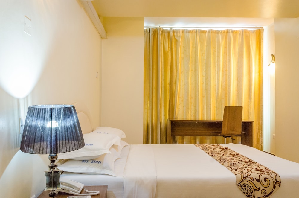 MT. ZION HOTEL 15/74