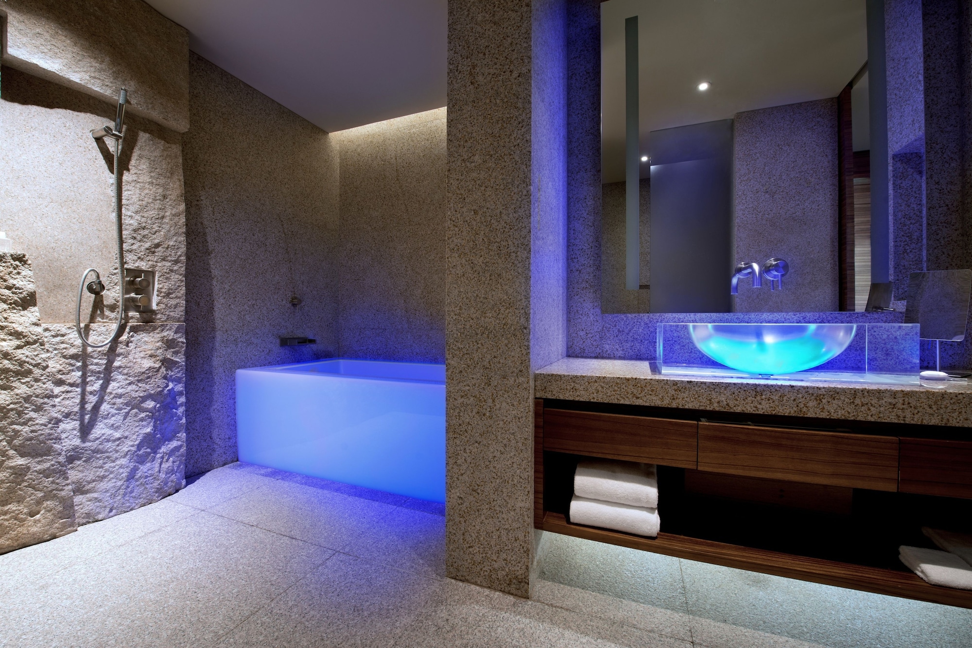 غرفة بسرير كينج، Andaz Xintiandi Shanghai - A Concept By Hyatt 4/4