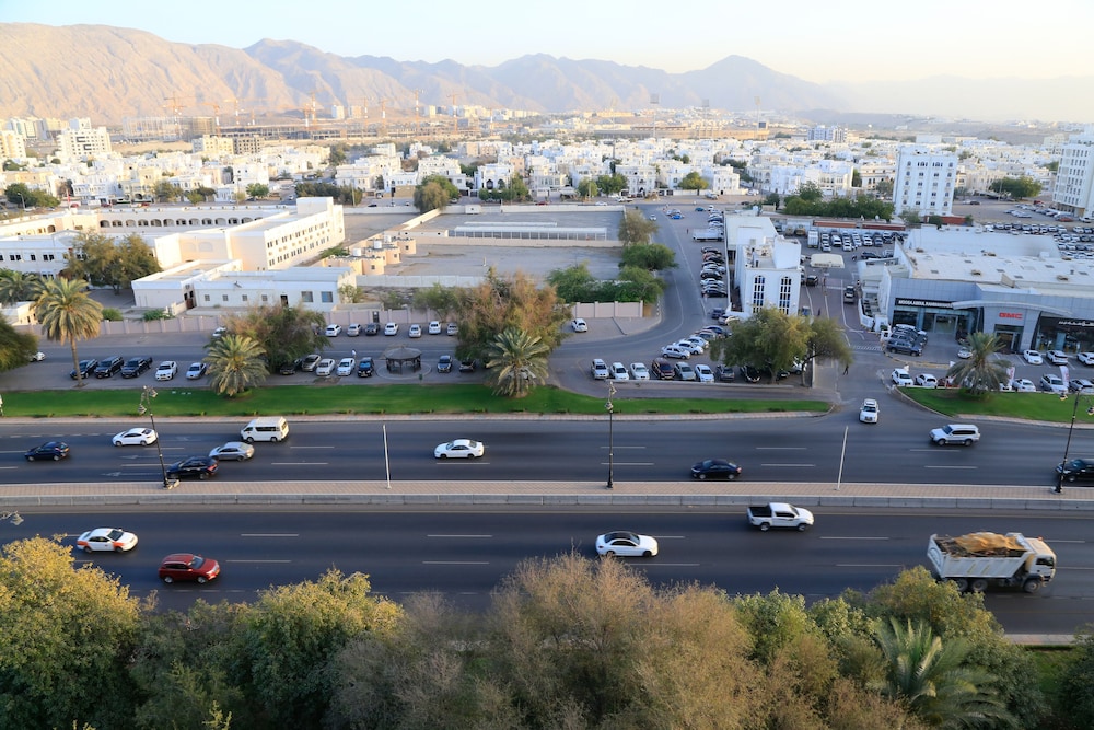 Muscat Inn Hotel 39/40