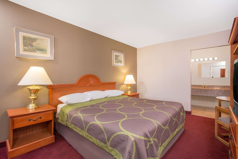 Rodeway Inn Glade Spring 10/24
