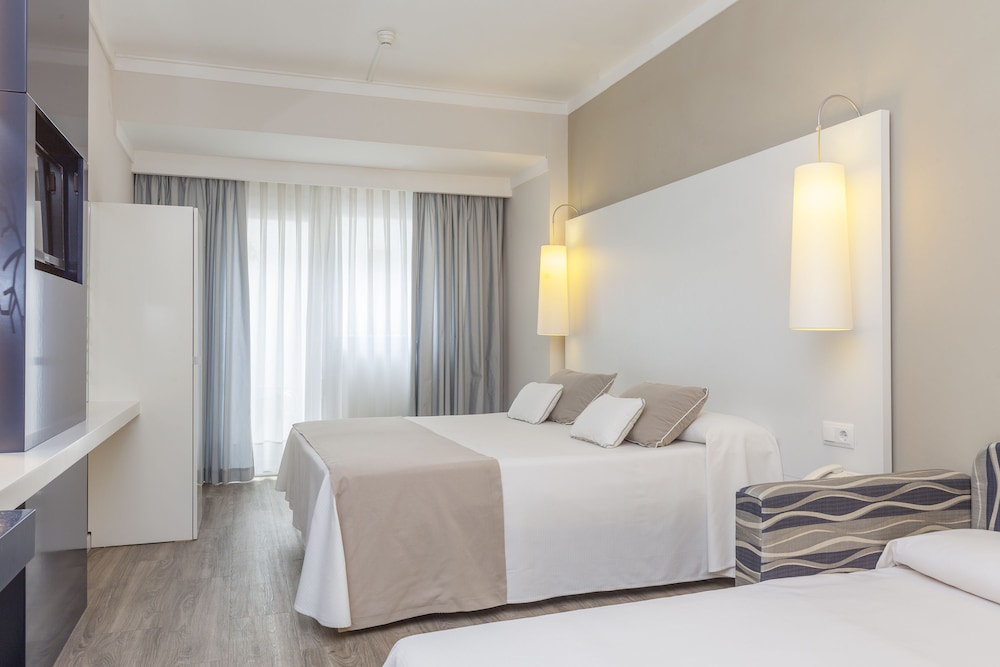 Hotel Canyelles Playa 14/48