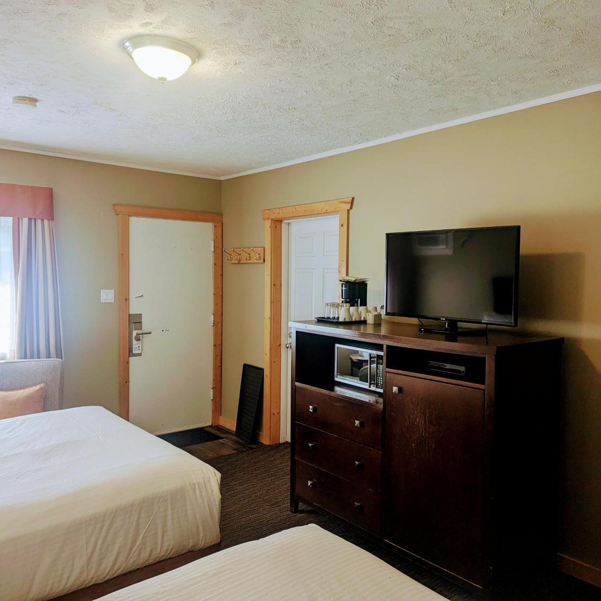 Alpine Inn & Suites 21/50