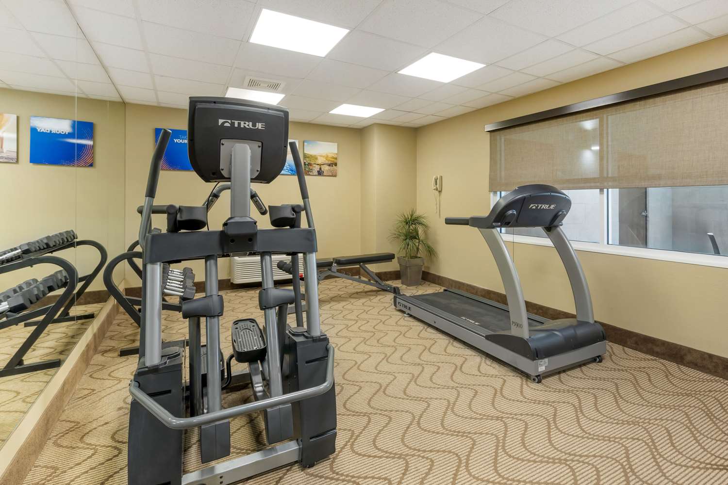 Comfort Inn North Polaris 22/38