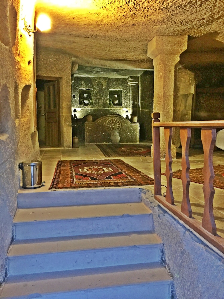 Antique Terrace Suites 11/50