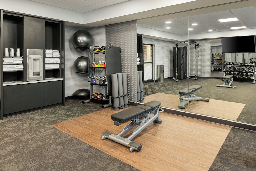 Fairfield Inn & Suites by Marriott Cedar Rapids North 27/52